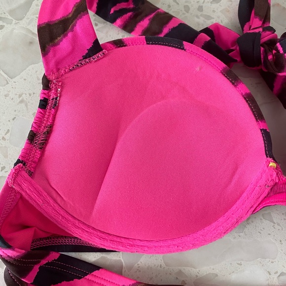 Victoria Secret Bombshell Swim - Picture 5 of 7